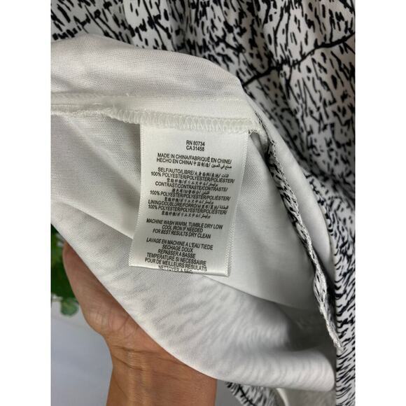 BCBGeneration cinch waist printed dress - Picture 3 of 3